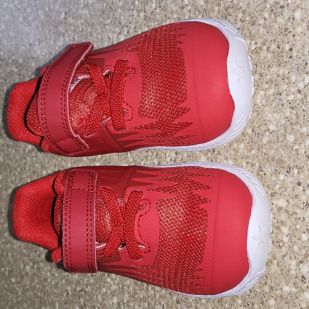 Nike Star Runner. Size 5c. Red